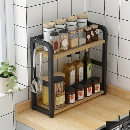 Étagère de cuisine de couleur noyer avec bocaux et huiles