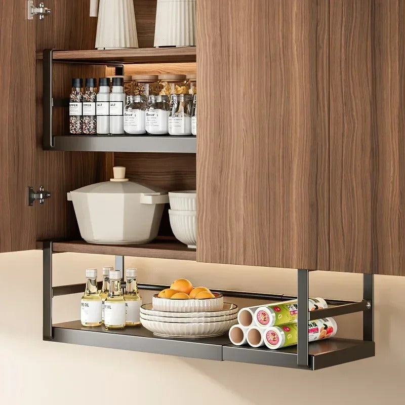 Étagère pour cuisine en métal noir avec assiettes